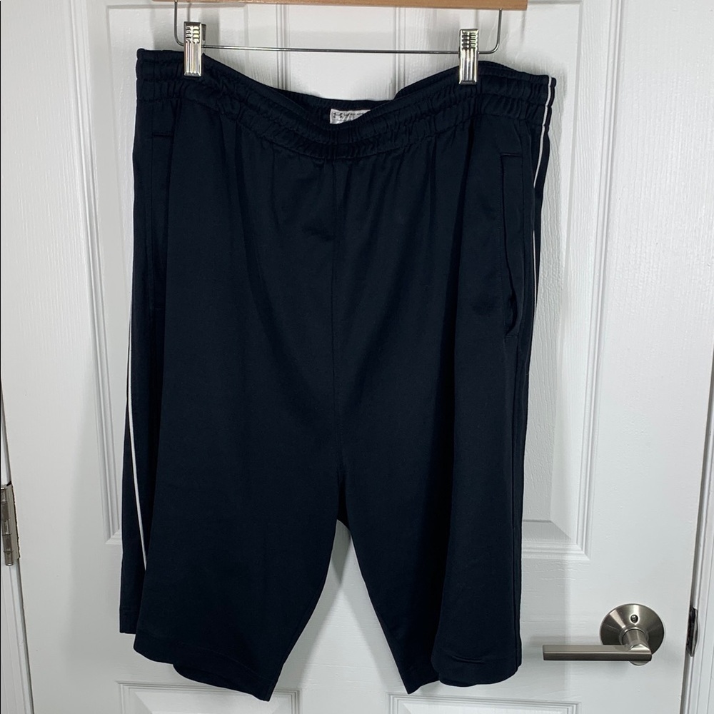 Under Armour black workout gym shorts size XL